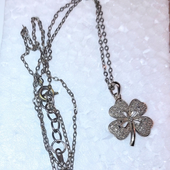 Sterling Silver Clover Leaf Pendant - Picture 1 of 16